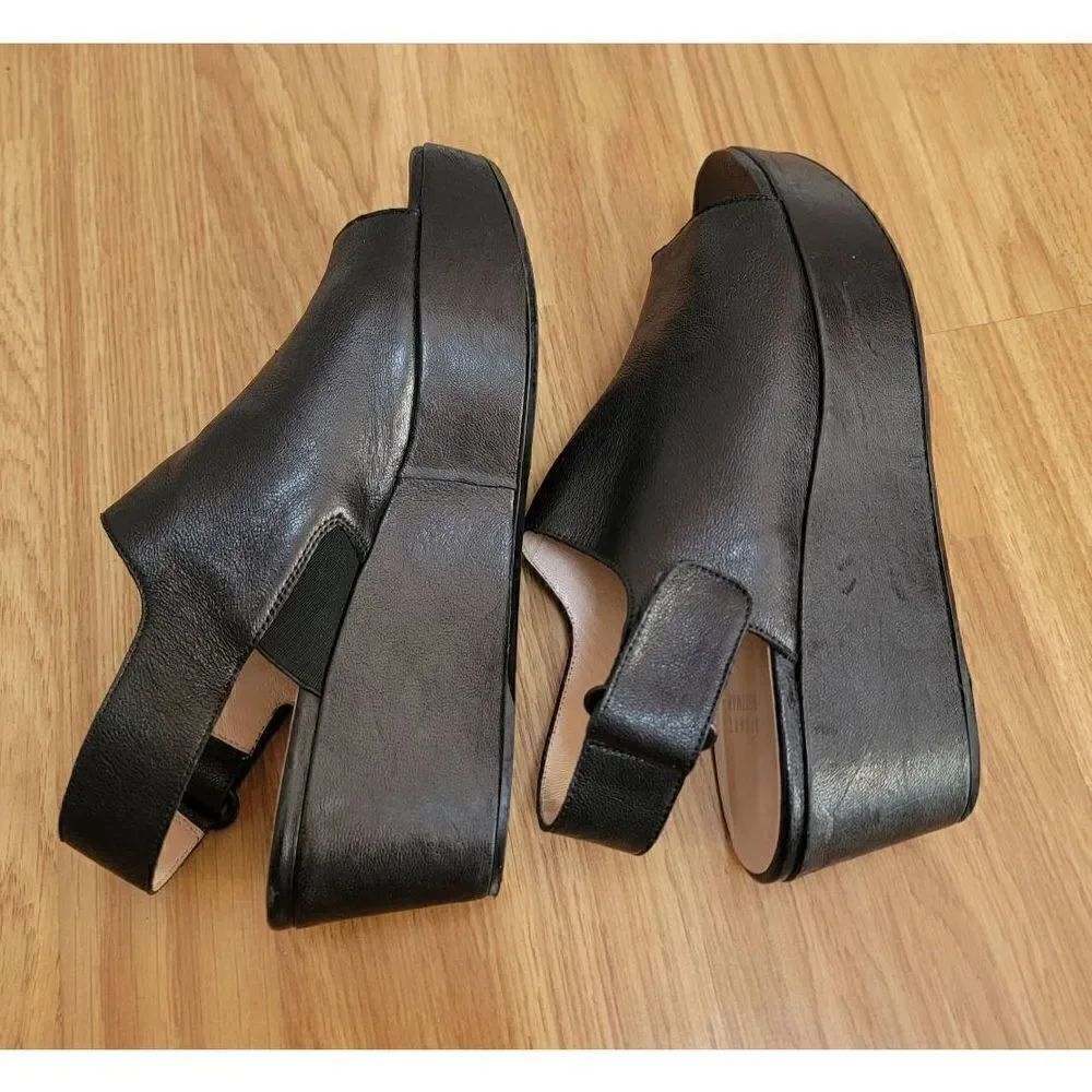 Stuart Weitzman OffSet Peep-Toe
Platform Sandals 7 - Picture 3 of 8